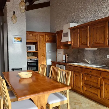 Architect's With Stunning View - Close To Slopes And Shops