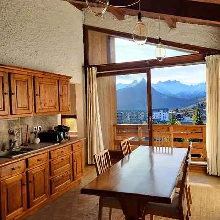 Architect's With Stunning View - Close To Slopes And Shops